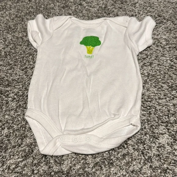 Bundle of 3-6mo clothing - Picture 7 of 13